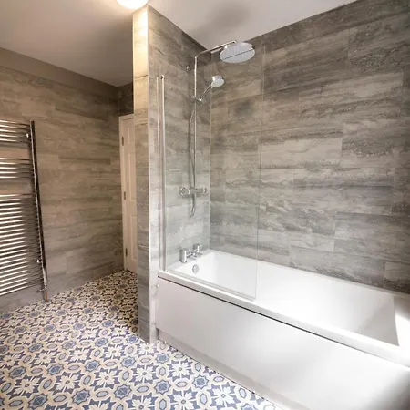 Coastal Escape At 31, * Scarborough